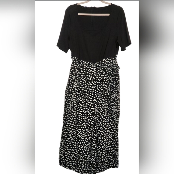 Elegant Black and White Patterned Jumpsuit. Bloomchic Jumpsuit  Size 14-16 - Picture 1 of 7